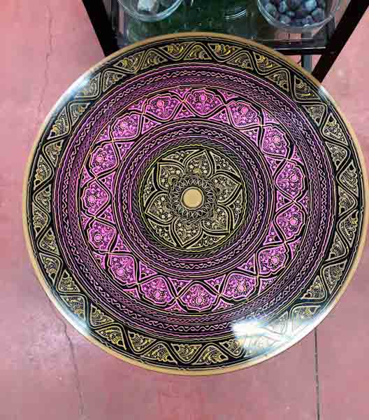 Mesa pintada a mano colores surtidos